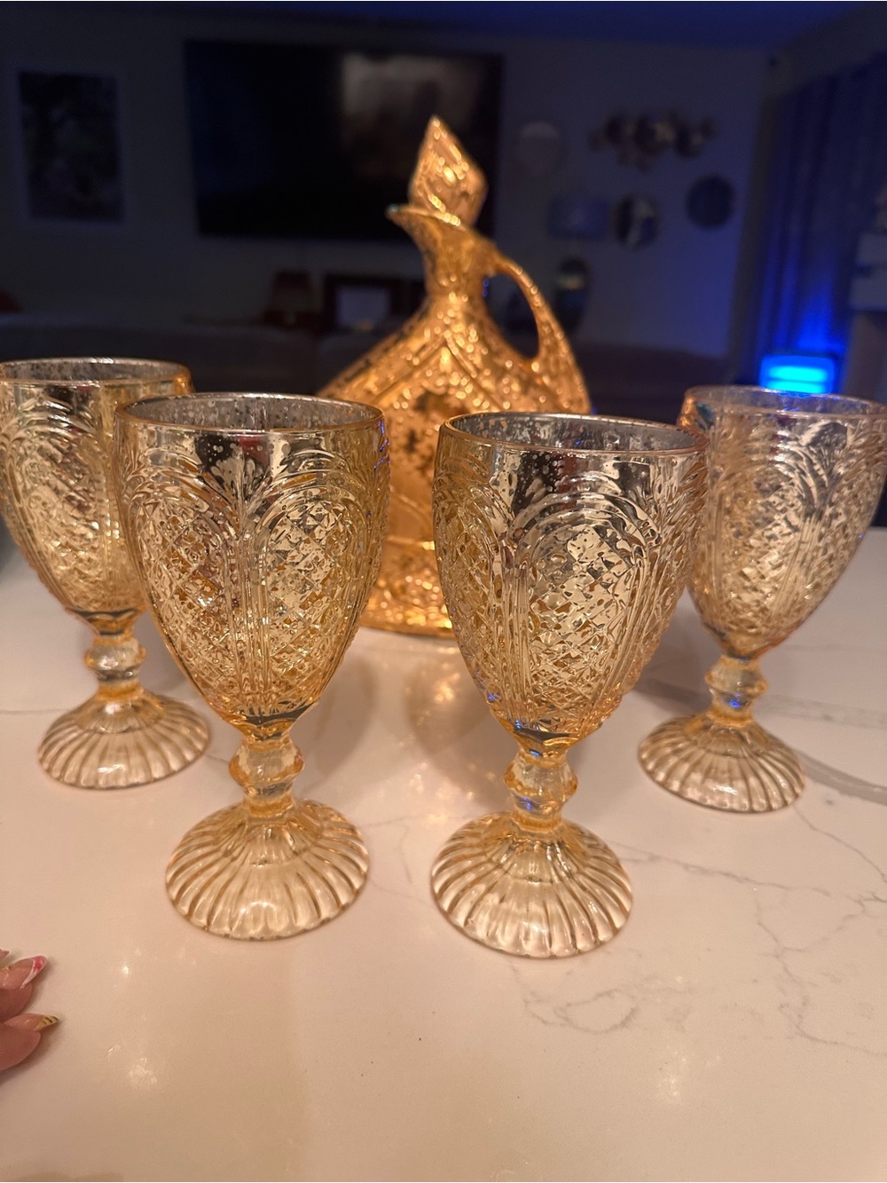 Elegant Gold Embossed Goblet Set - 4-Piece Home Dining Drinkware
